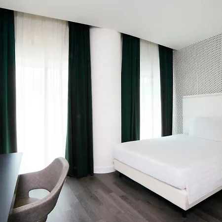 - Naples Vulcano Buono By Ihg 4* Nola