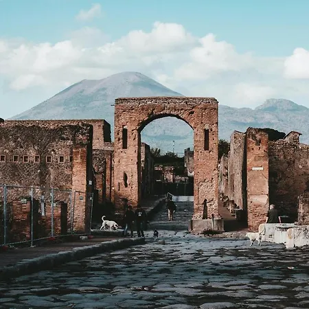 - Naples Vulcano Buono By Ihg Nola